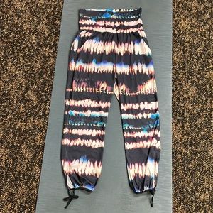 Lucy printed harem/drop crotch pants, ties at ankles, high-waisted size XS